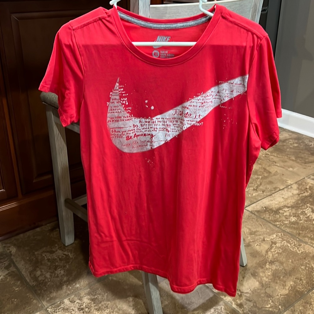 Size extra-large Nike sports shirt